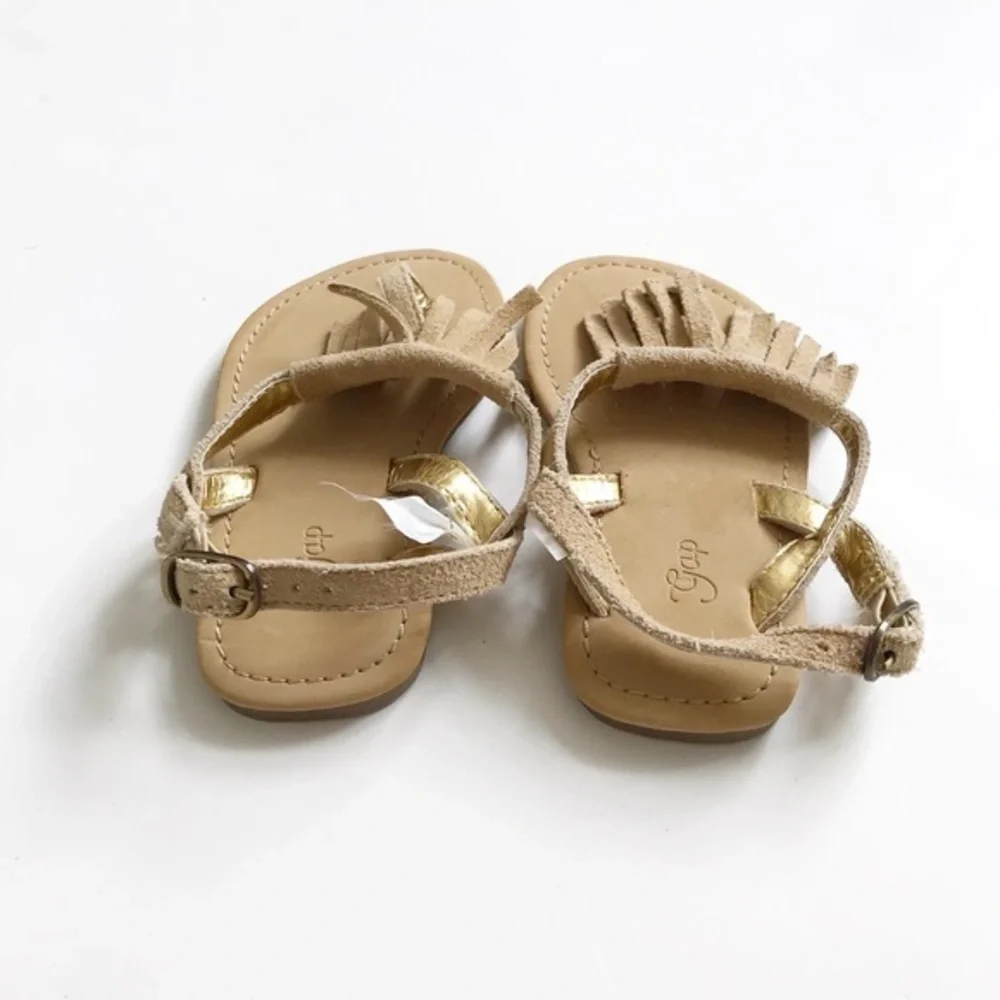 Babygap cream faux suede fringe sandals GUC size 5